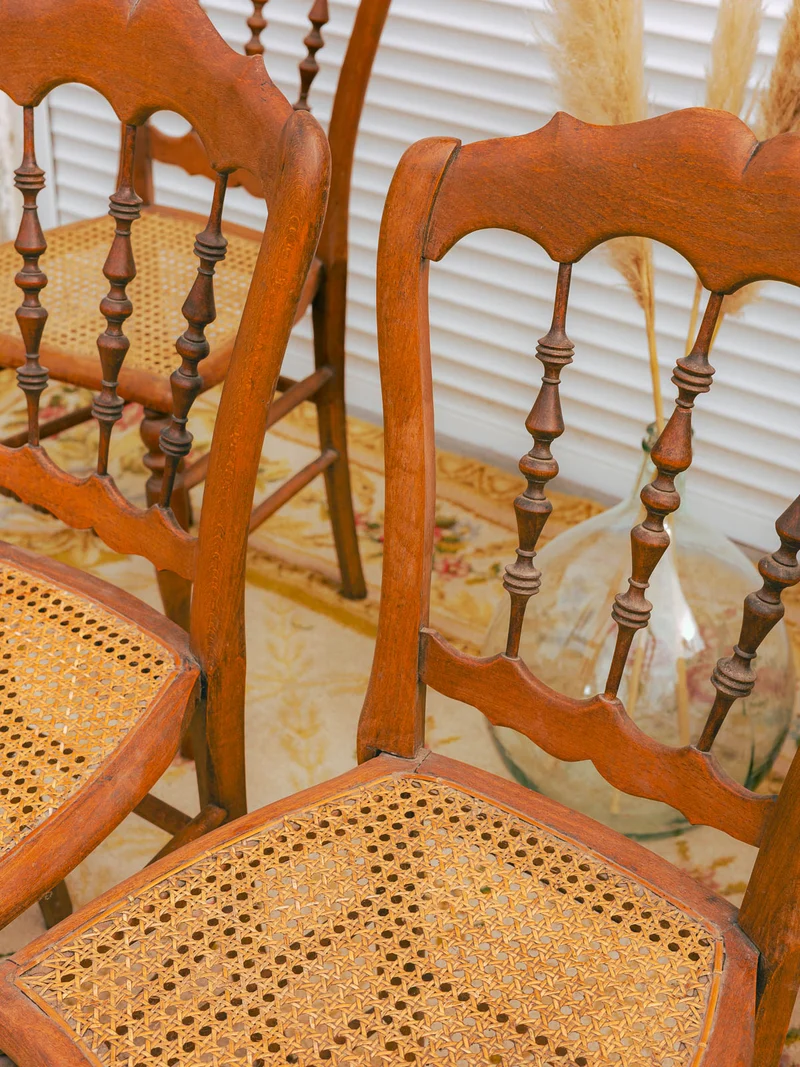 Claude, le lot de 4 chaises en bois et cannage N°1559