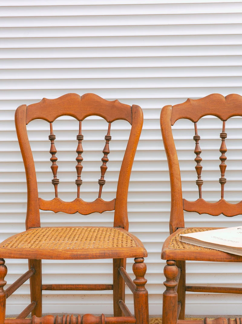 Claude, le lot de 4 chaises en bois et cannage N°1559