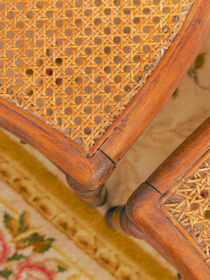 Claude, le lot de 4 chaises en bois et cannage N°1559