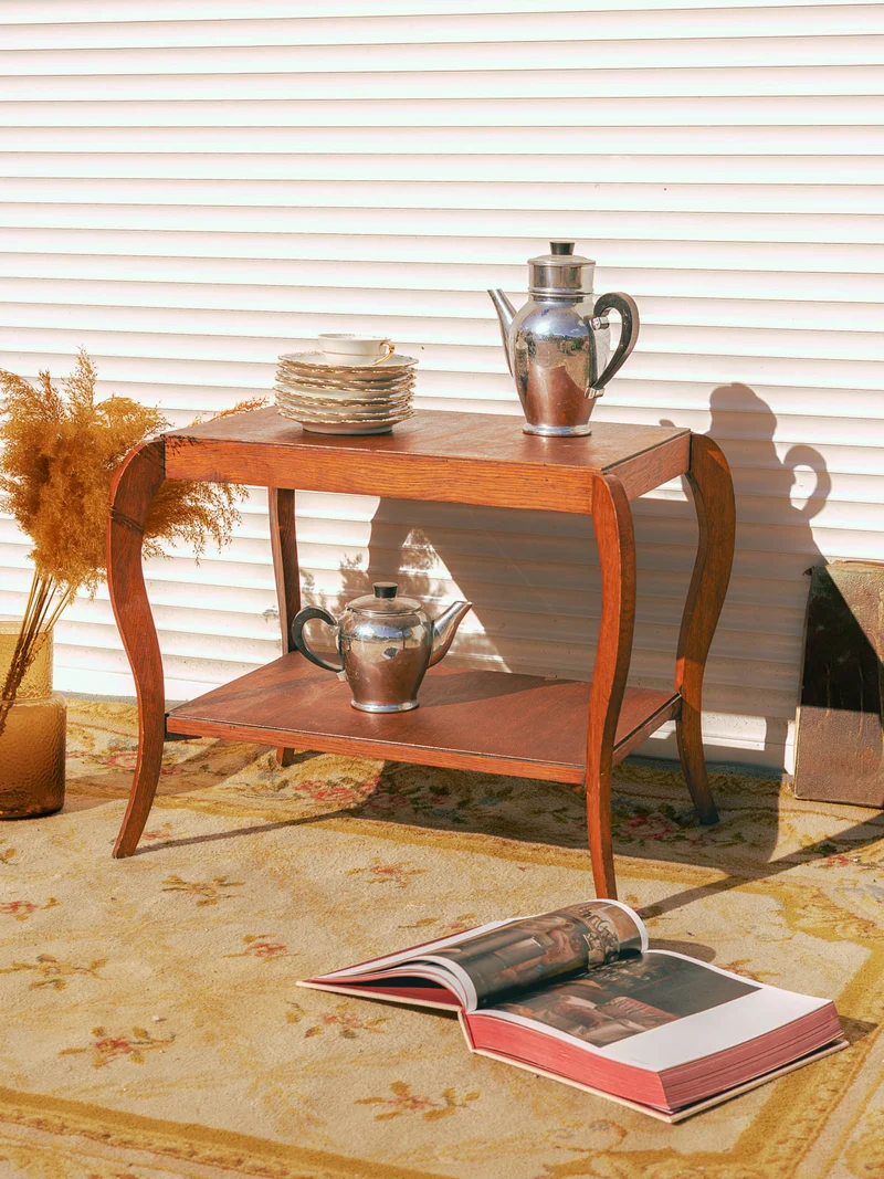 Léonie, la table basse en bois aux pieds galbés N°1131
