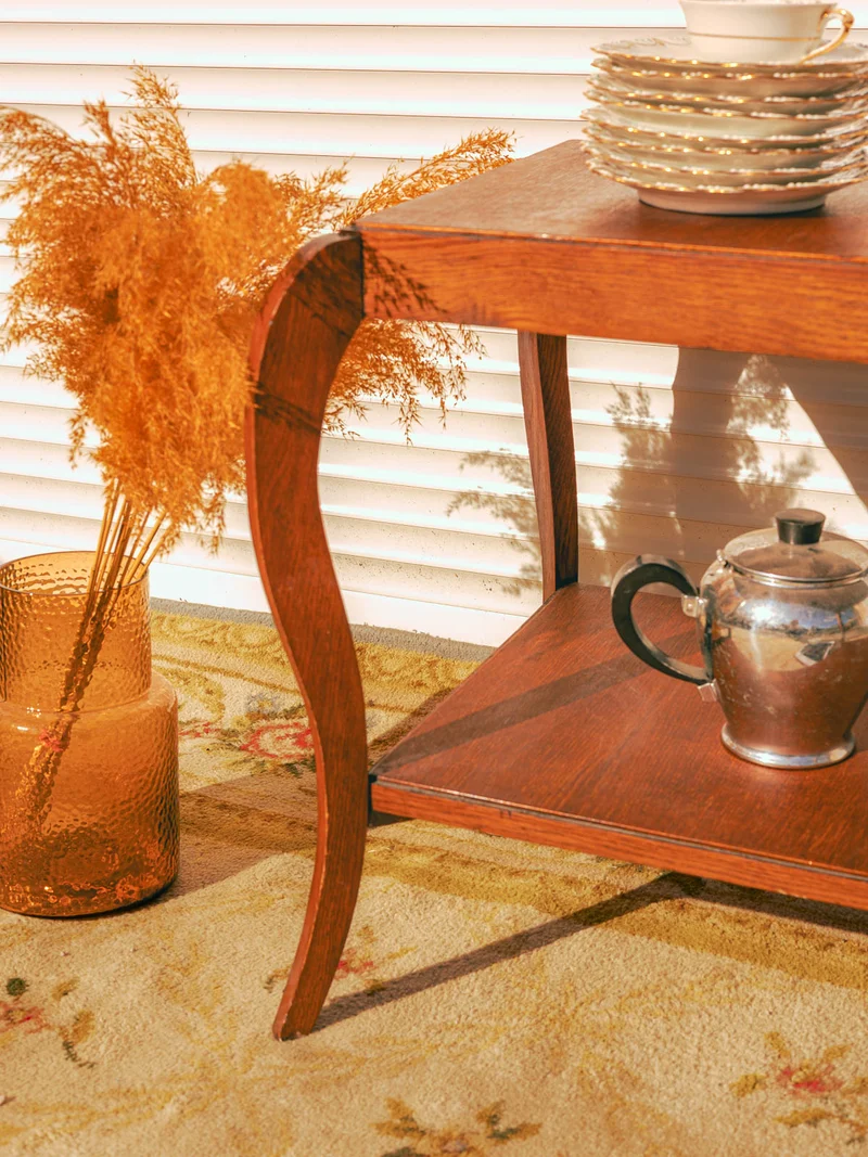 Léonie, la table basse en bois aux pieds galbés N°1131