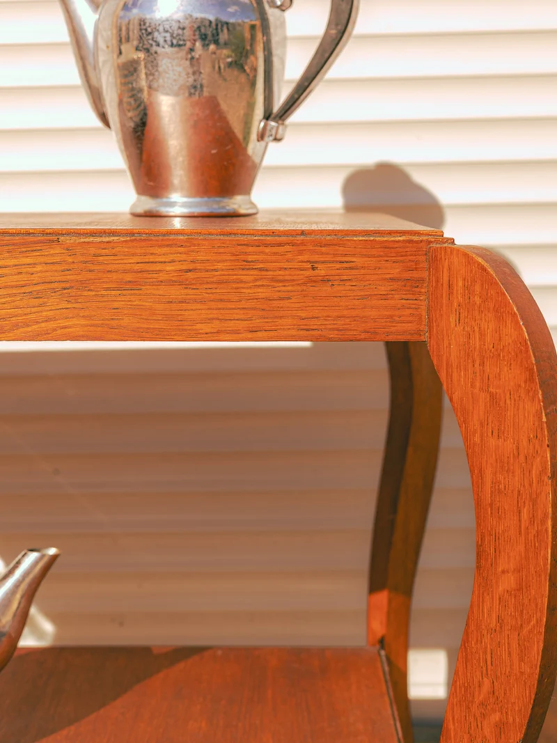 Léonie, la table basse en bois aux pieds galbés N°1131