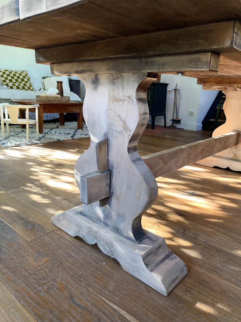 Table de monastère en chêne ancien