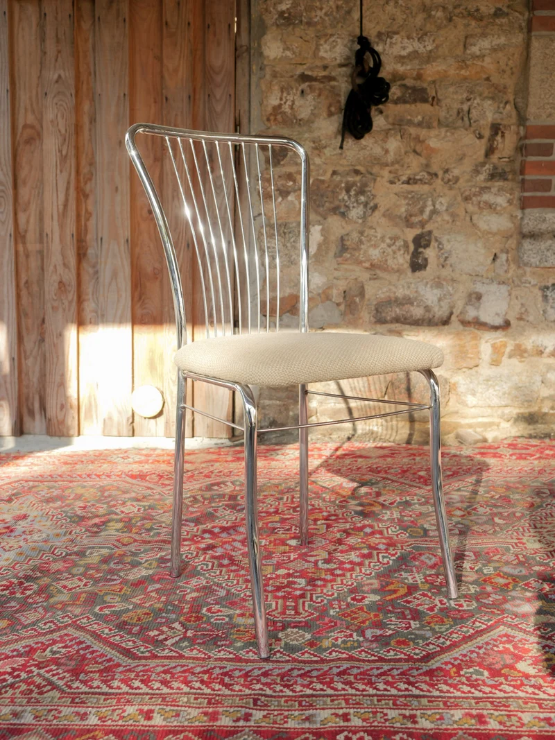 Alma, le lot de 4 chaises en métal chromé N°1985