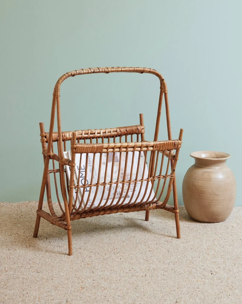 Désiré, le porte-revues en rotin vintage N°274