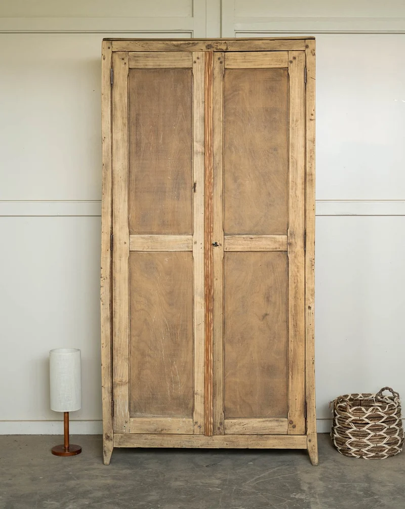Blandine, l'armoire parisienne en bois clair N°520