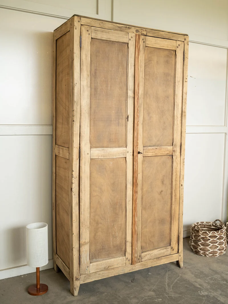 Blandine, l'armoire parisienne en bois clair N°520