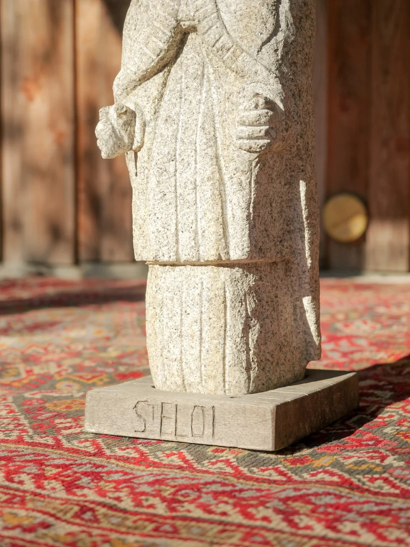 Alix, la statuette en granit N°1178