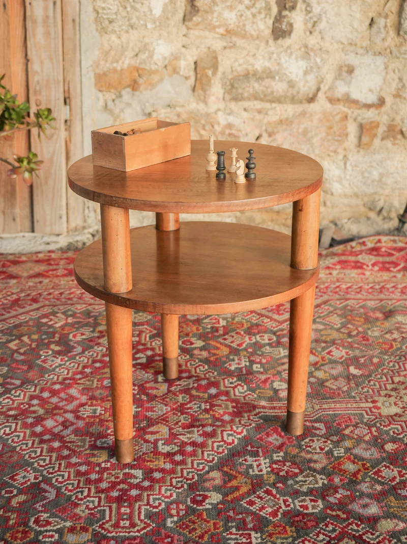 Francine, la table d'appoint aux pieds en laiton N°1586