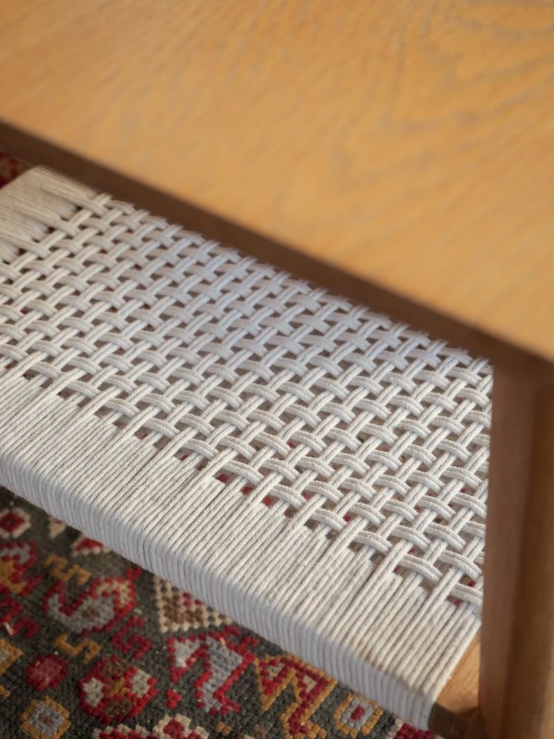 Donna, la table basse au filet blanc N°1591