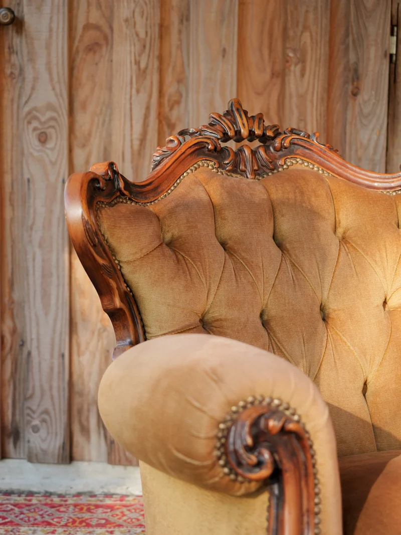 Ernest, le fauteuil rococo au dossier capitonné N°1615