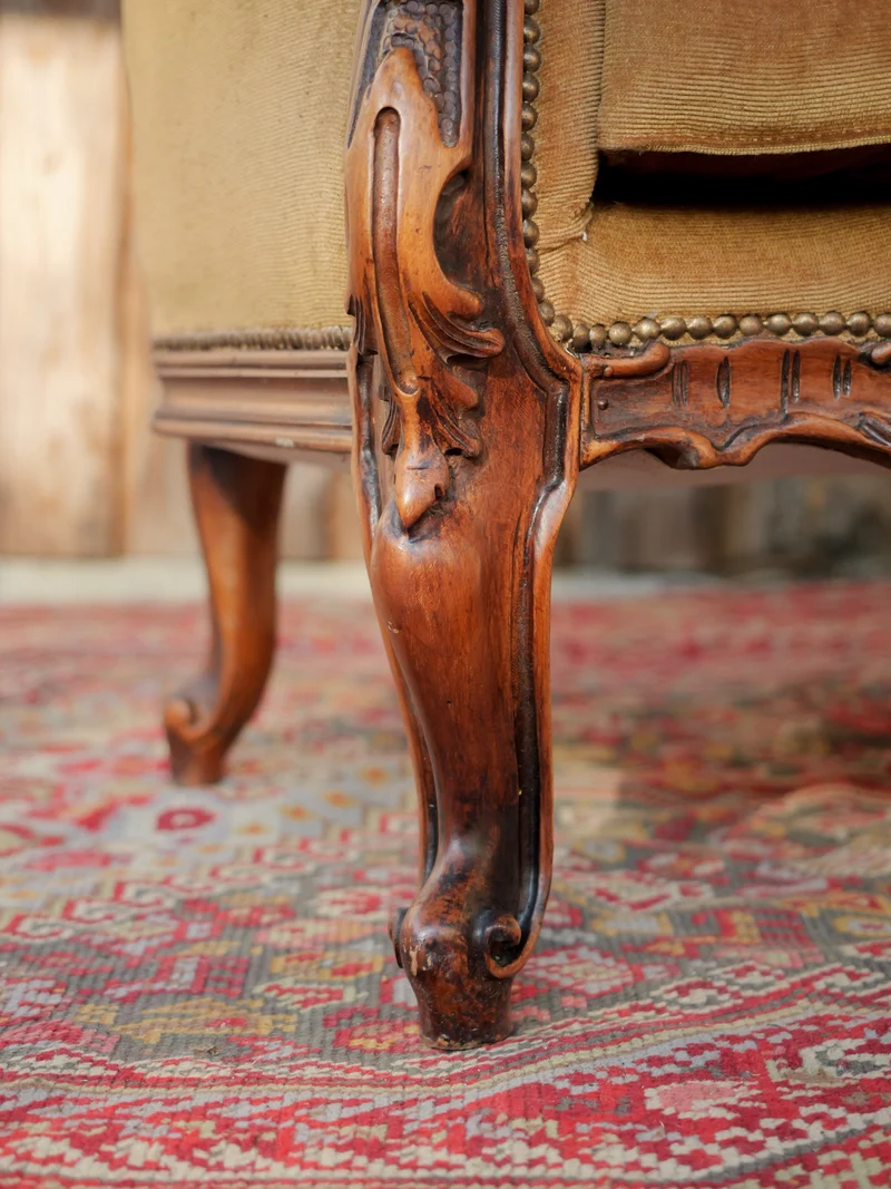 Ernest, le fauteuil rococo au dossier capitonné N°1615