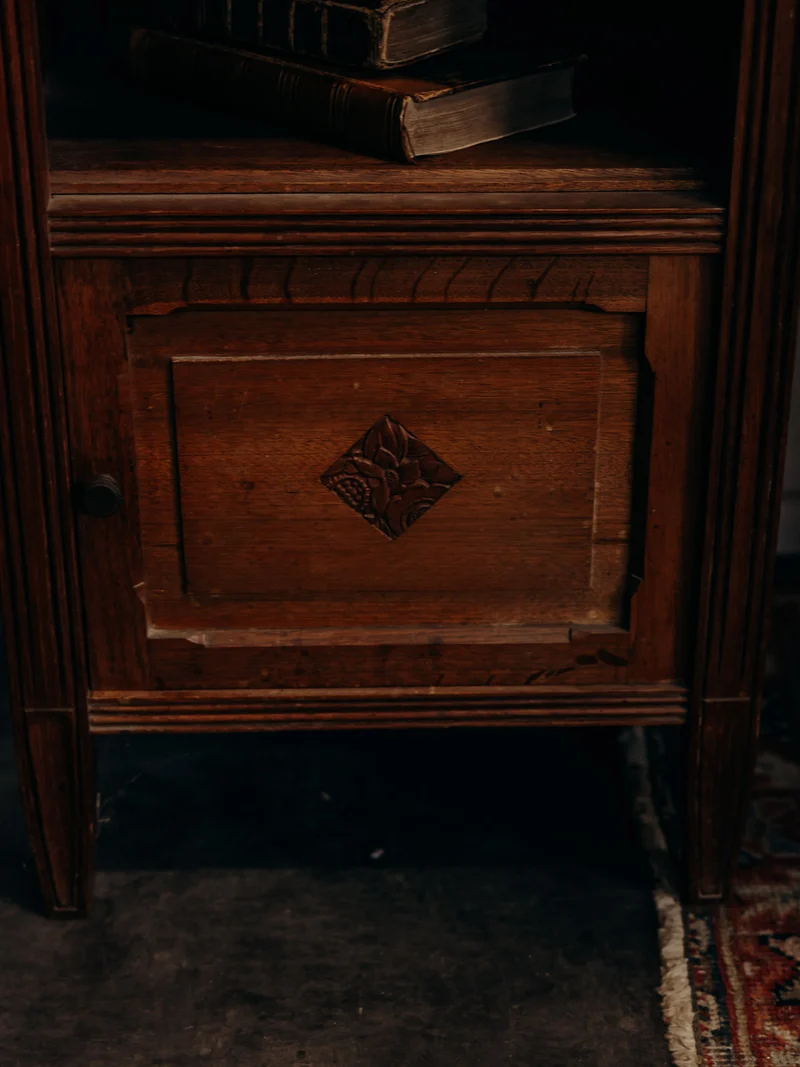 Odile, la table de chevet bois foncé et marbre N°1563