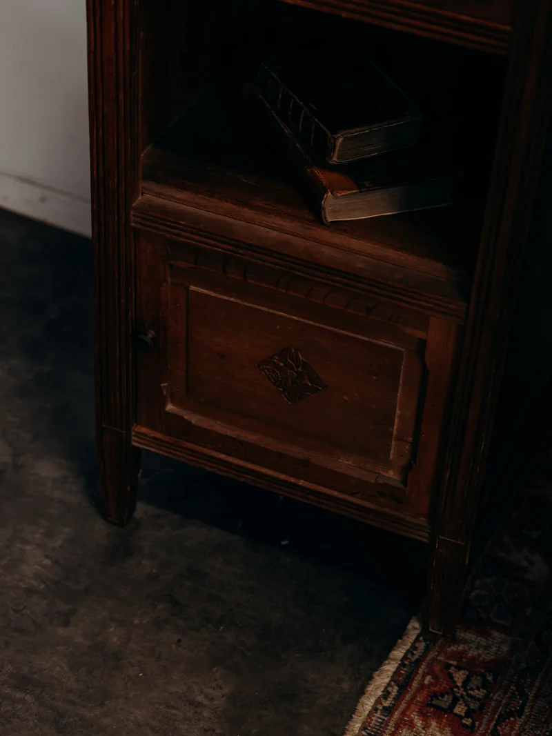 Odile, la table de chevet bois foncé et marbre N°1563