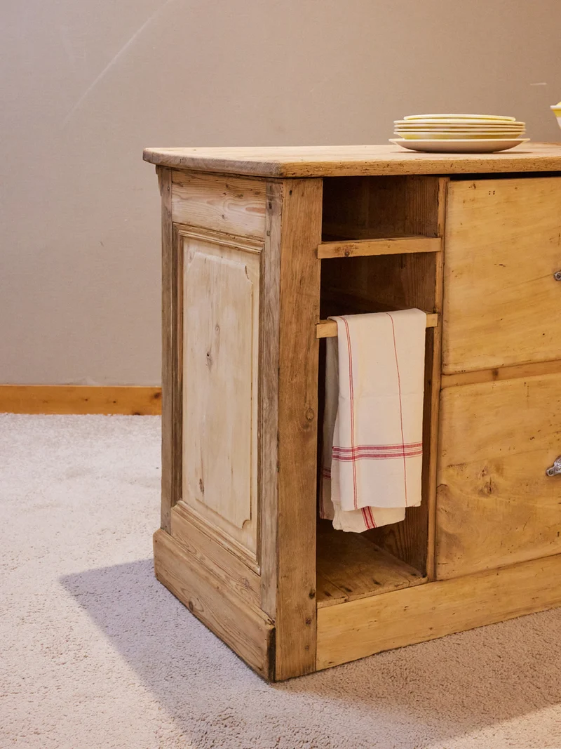 Fernand, le comptoir en bois poncé N°452