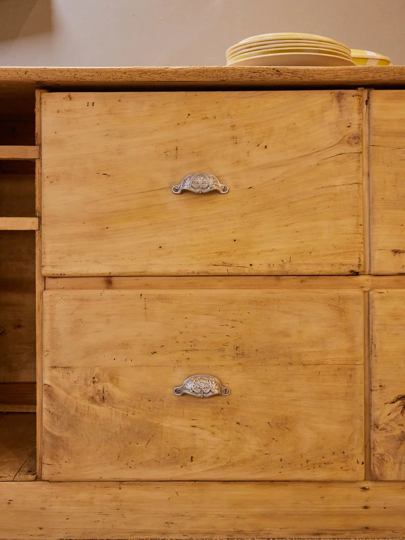 Fernand, le comptoir en bois poncé N°452