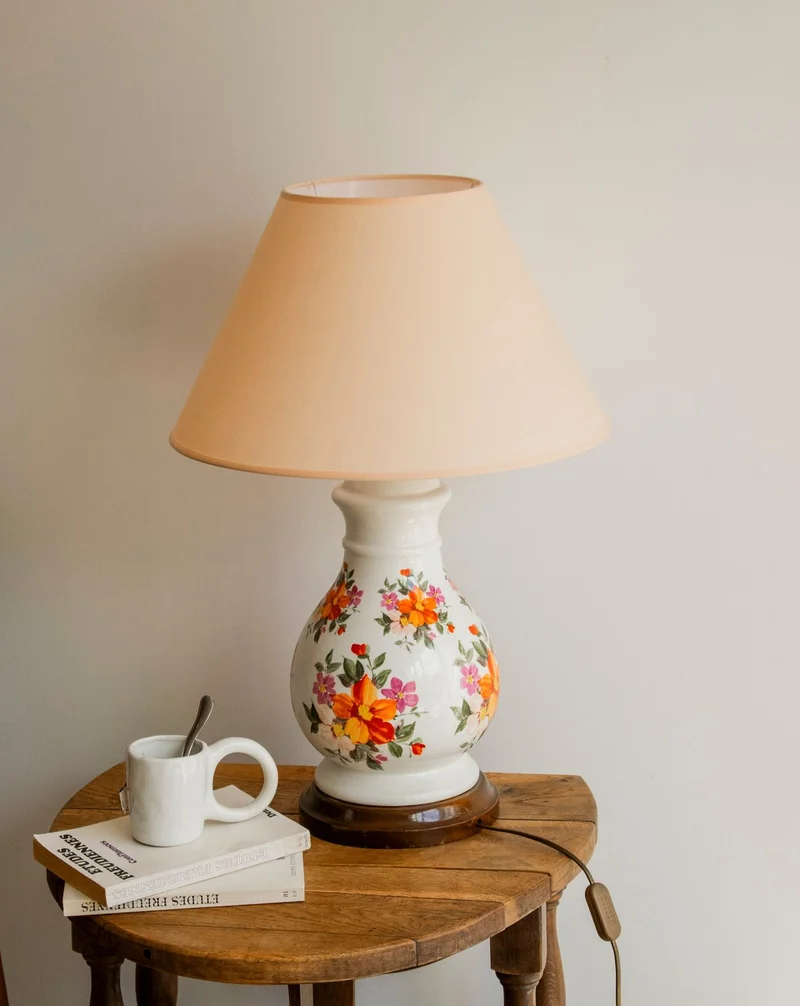 Suzanne, la grande lampe en céramique N°649
