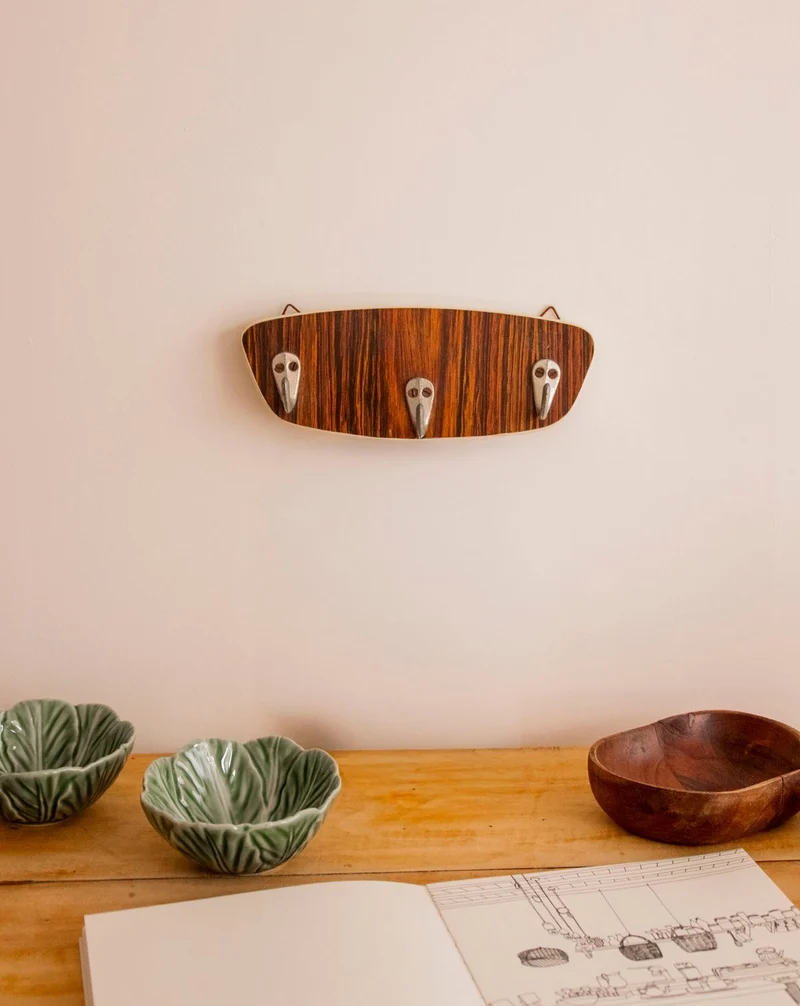 Charlie, le porte-manteau mural en formica N°425
