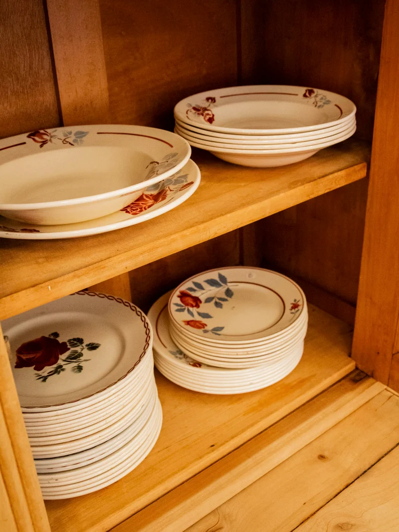 Maximilien, le vaisselier restauré en bois massif N°408