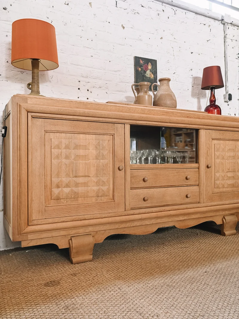 Gilbert, le buffet en bois massif travaillé N°1846