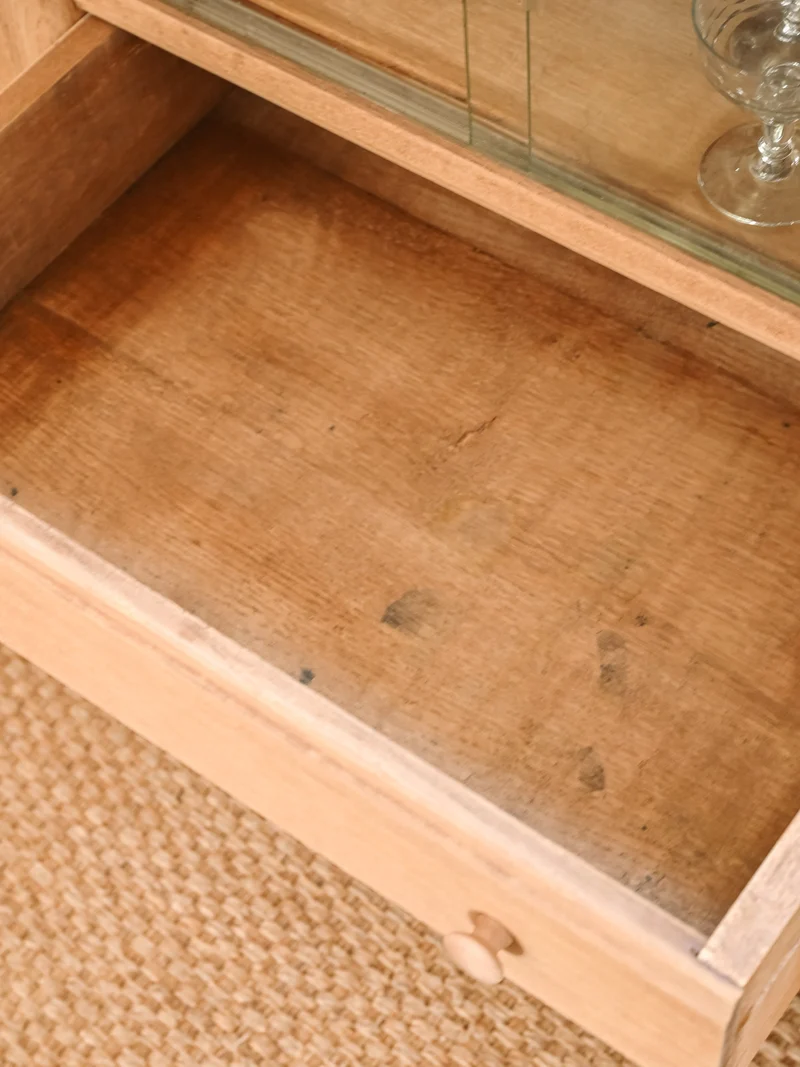 Gilbert, le buffet en bois massif travaillé N°1846