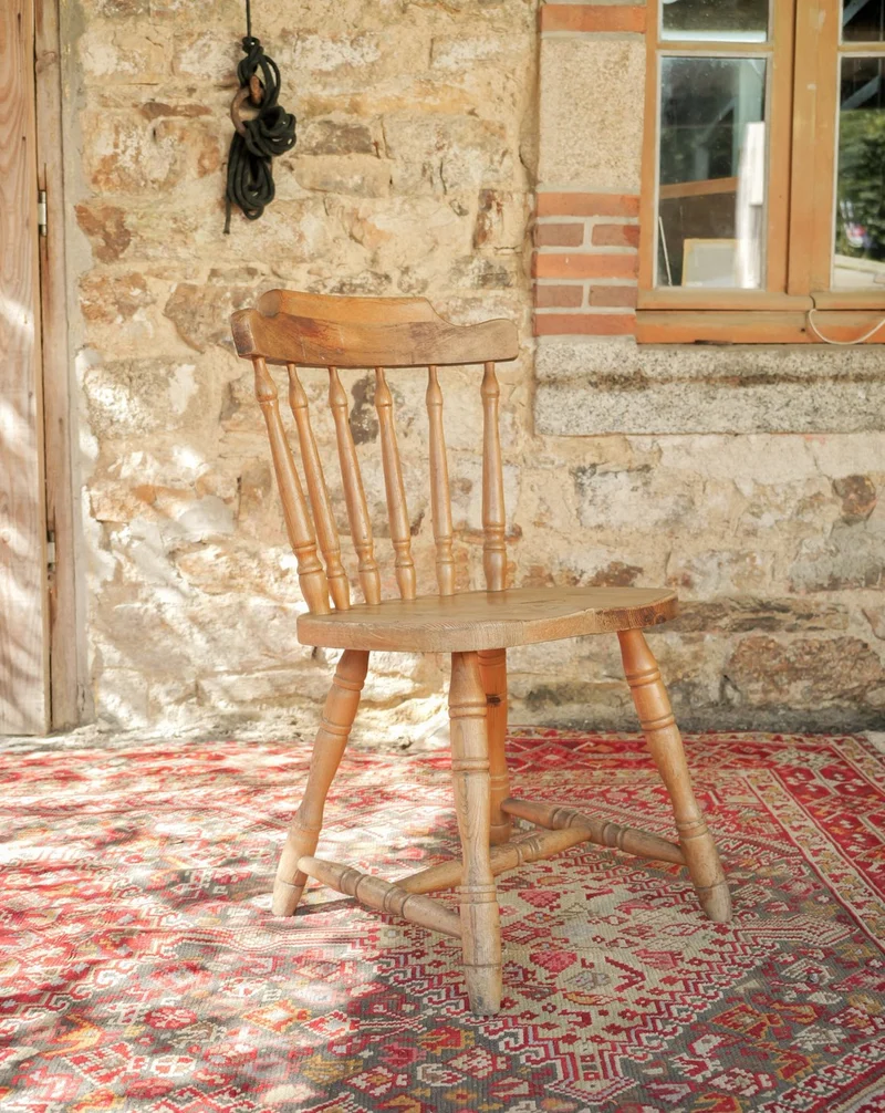 Claude, la chaise en bois rustique N°1635