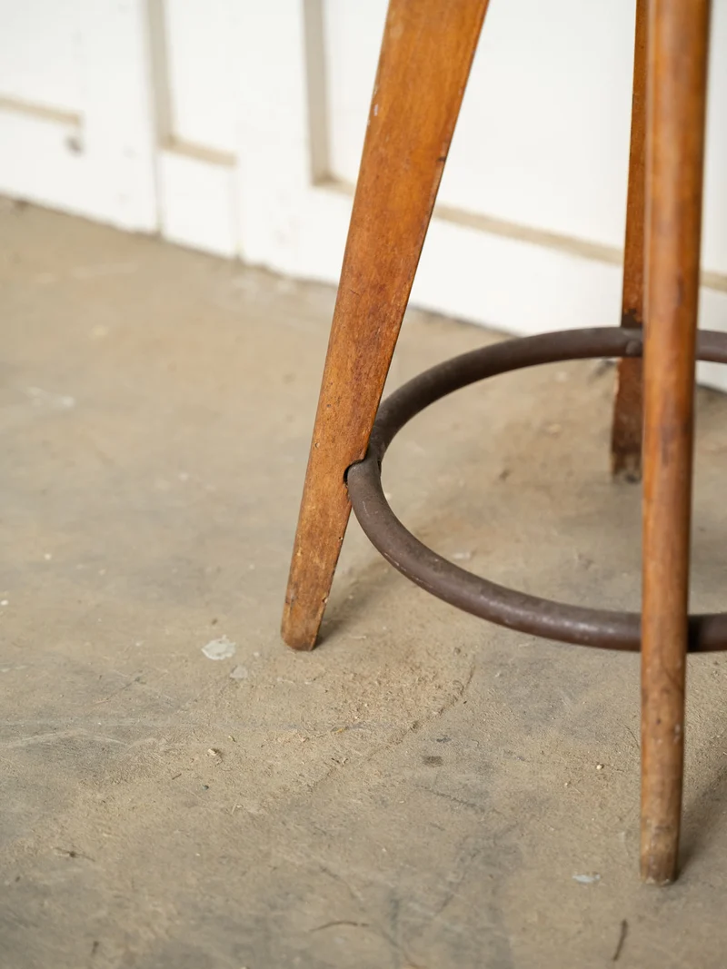 Regis, le tabouret en bois et métal N°1573