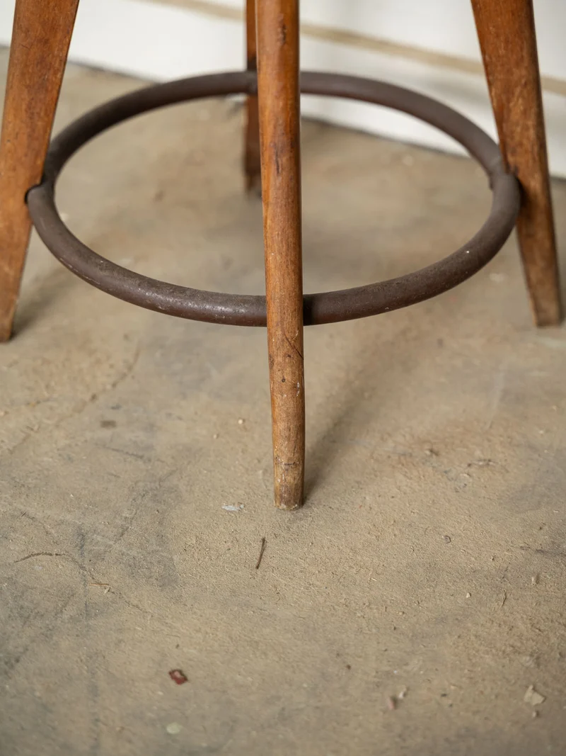 Regis, le tabouret en bois et métal N°1573