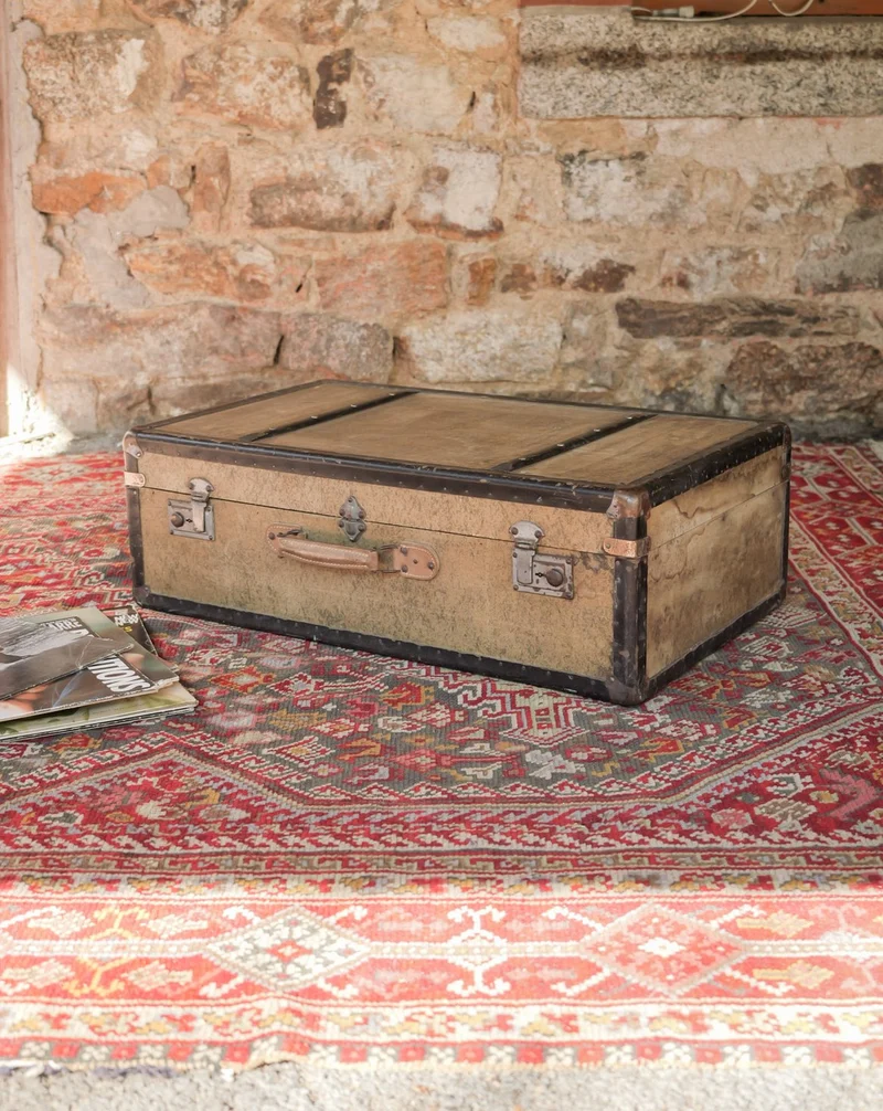 Lucienne, la malle de voyage en bois et carton N°330