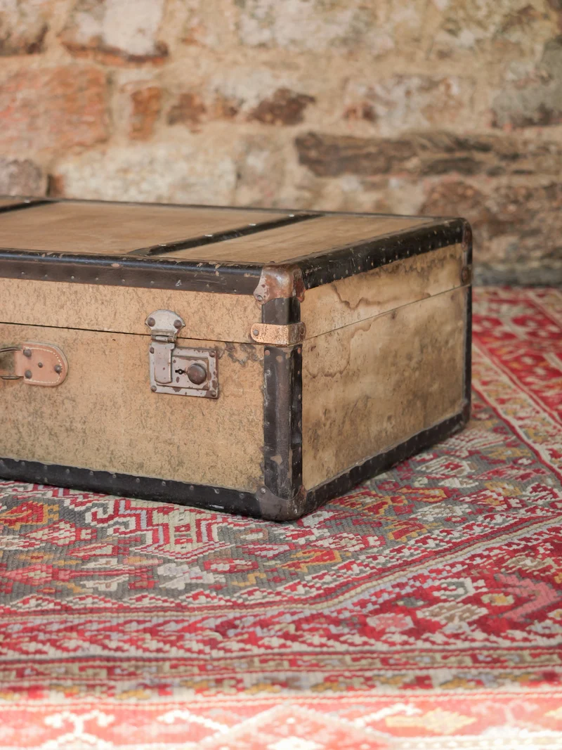 Lucienne, la malle de voyage en bois et carton N°330