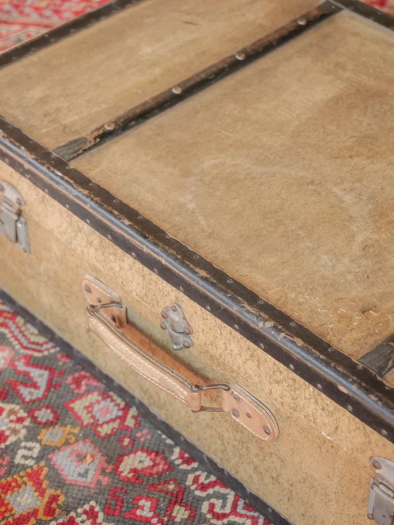 Lucienne, la malle de voyage en bois et carton N°330
