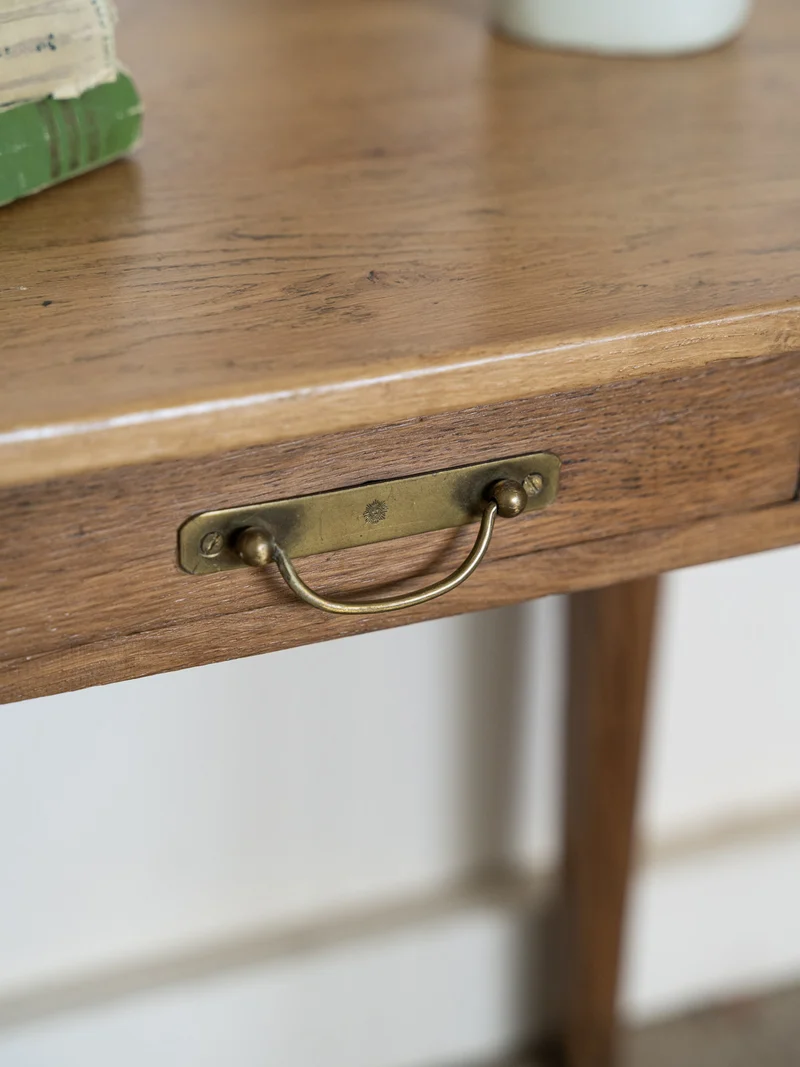 Francine, la petite table d'appoint de campagne en bois N°1595