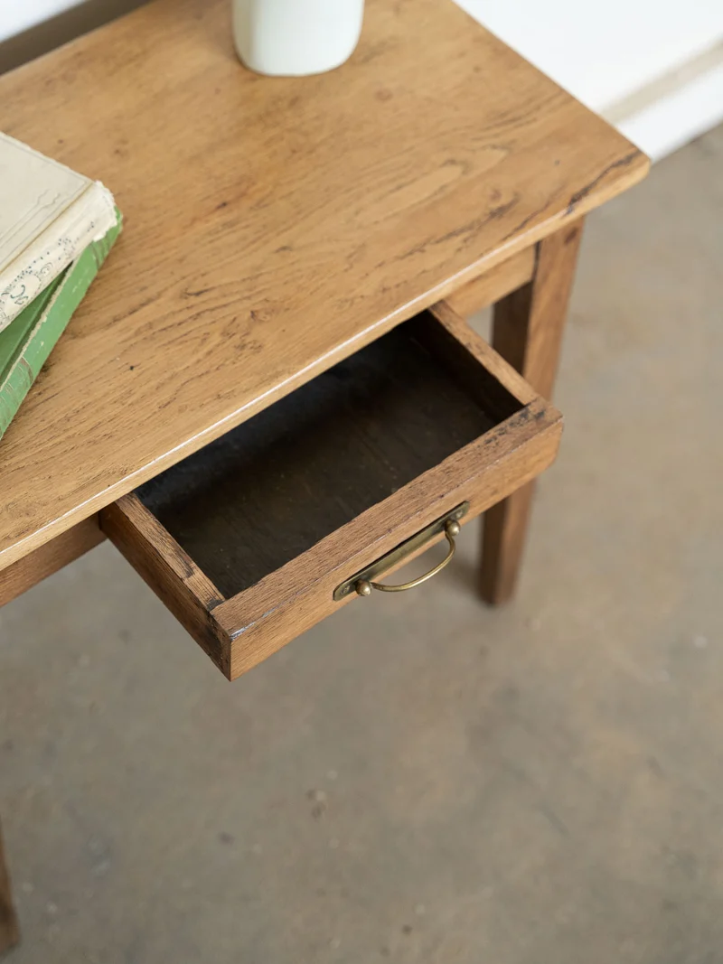 Francine, la petite table d'appoint de campagne en bois N°1595