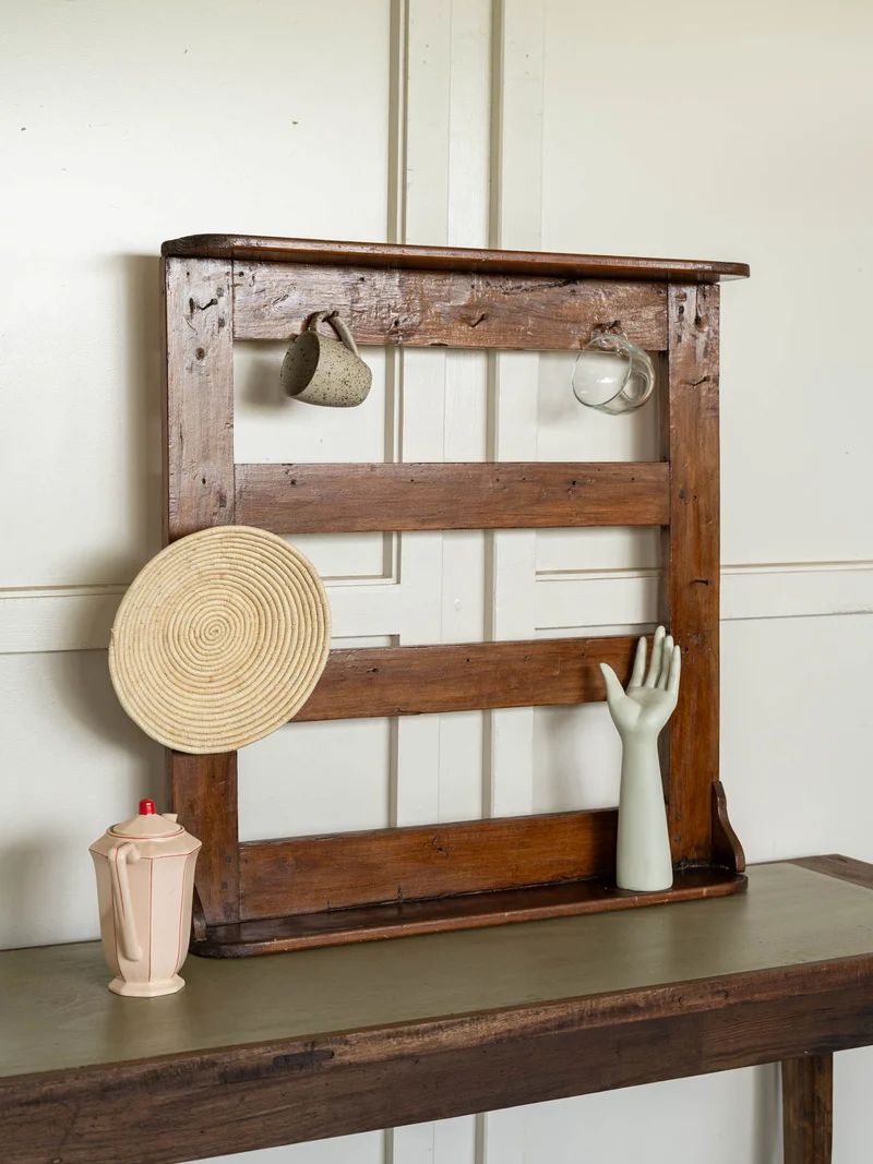 Gaëlle, l'ancienne étagère à casseroles en bois N°1572