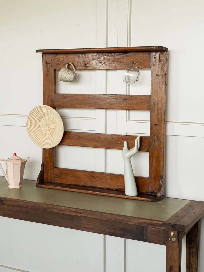 Gaëlle, l'ancienne étagère à casseroles en bois N°1572