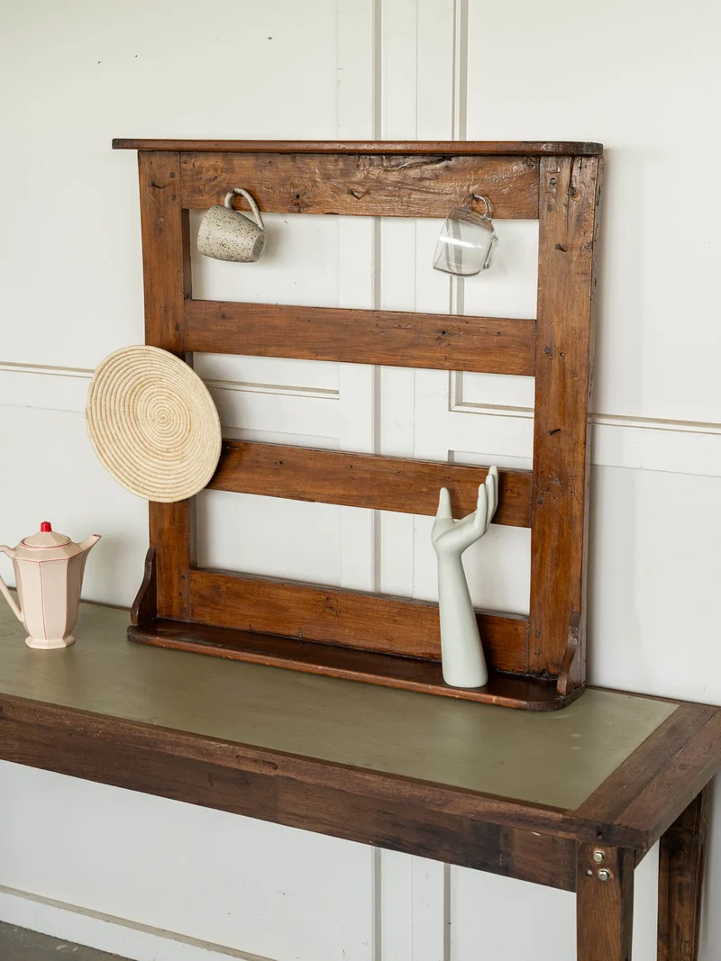 Gaëlle, l'ancienne étagère à casseroles en bois N°1572