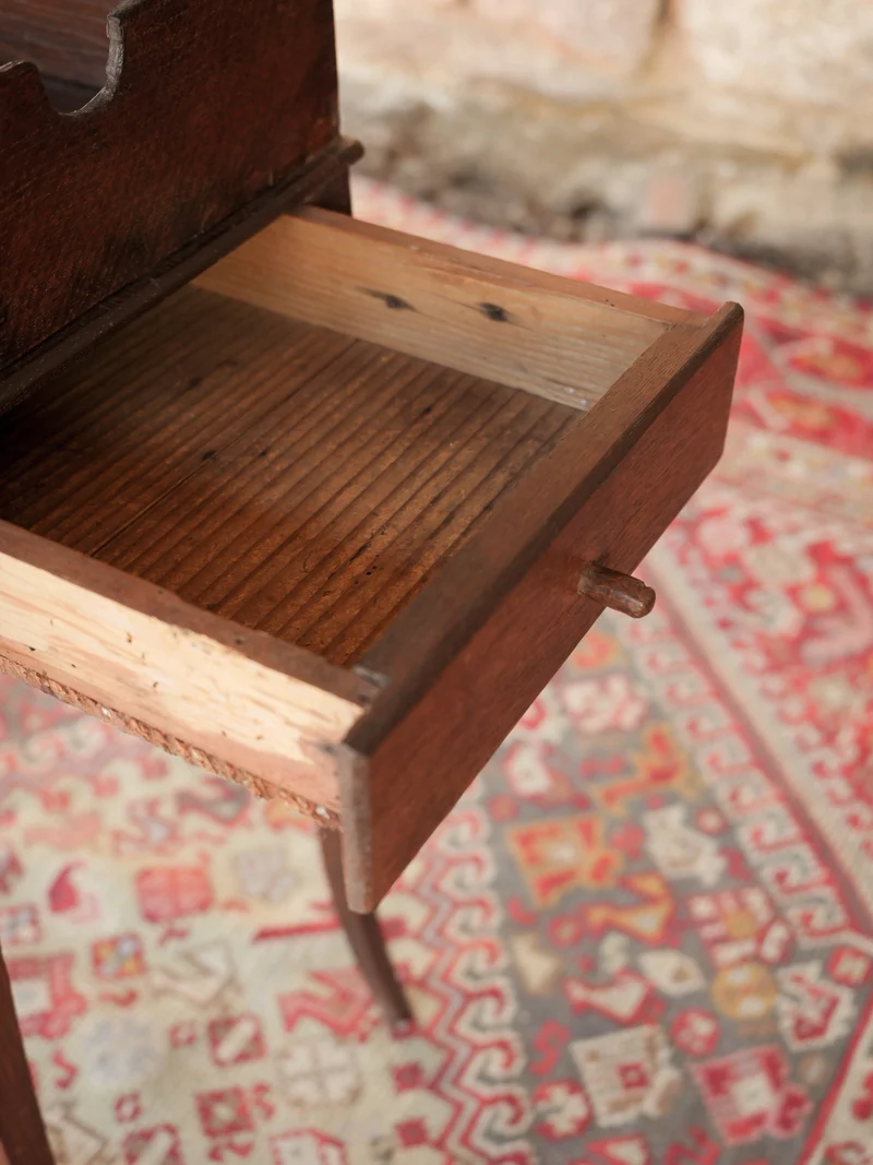 Francine, la table d'appoint au tiroir secret N°1585