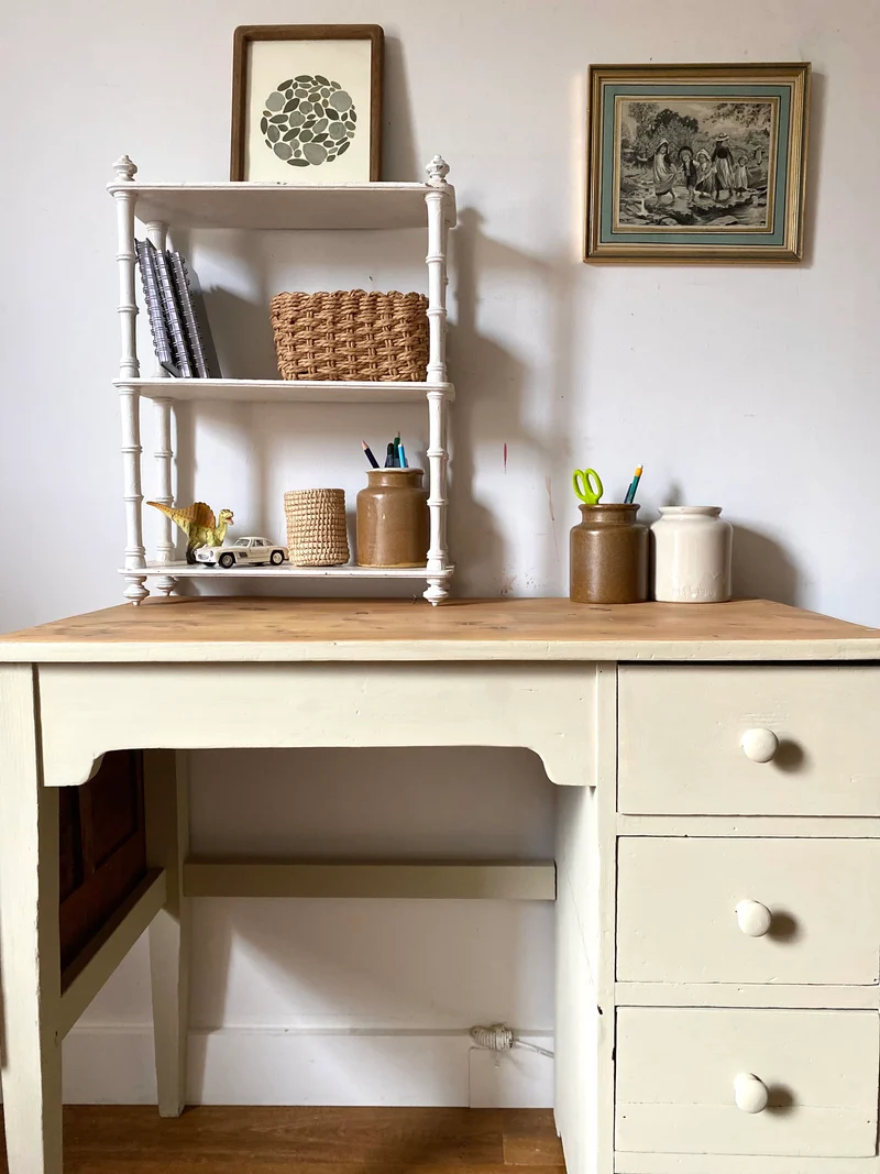 Bureau pour enfant en bois ancien