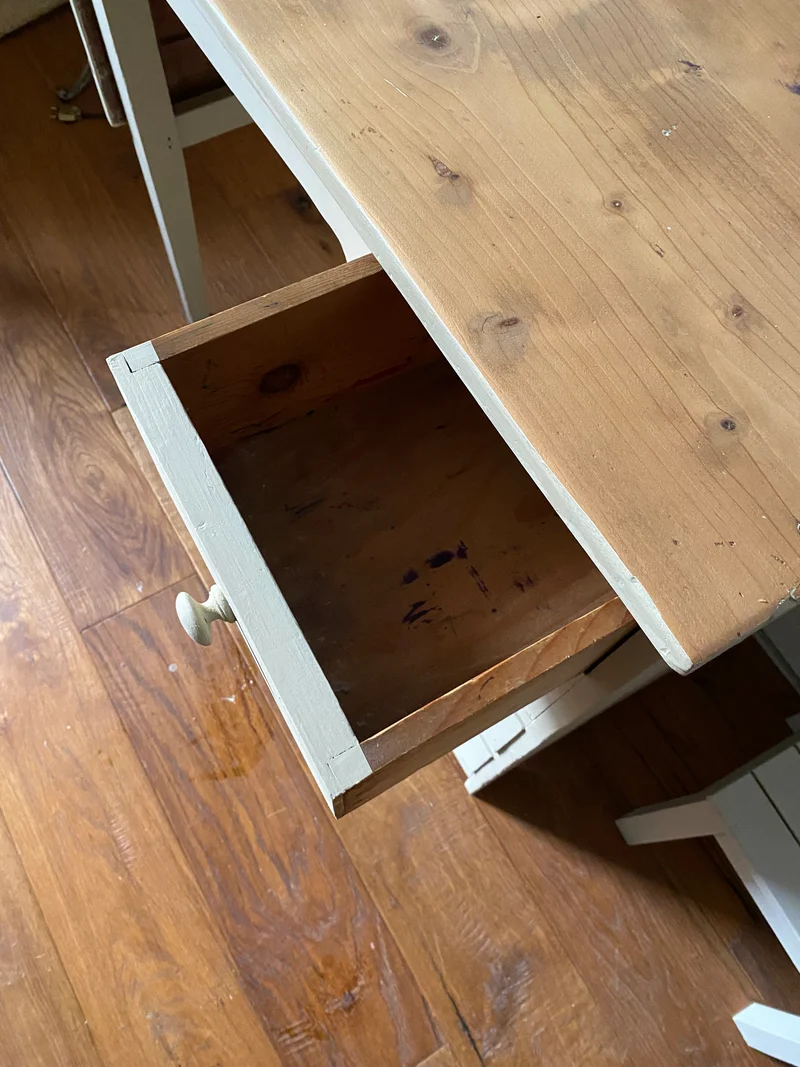 Bureau pour enfant en bois ancien