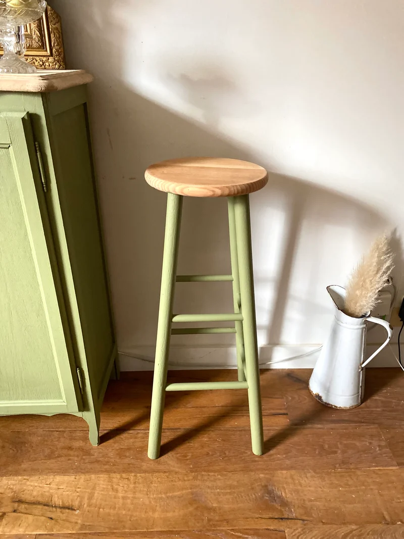 Tabouret en bois ancien