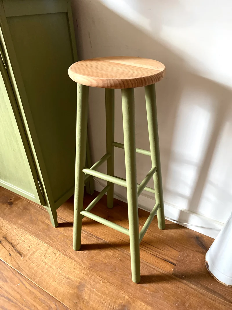 Tabouret en bois ancien