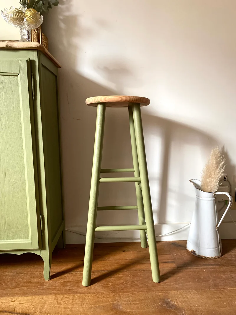Tabouret en bois ancien