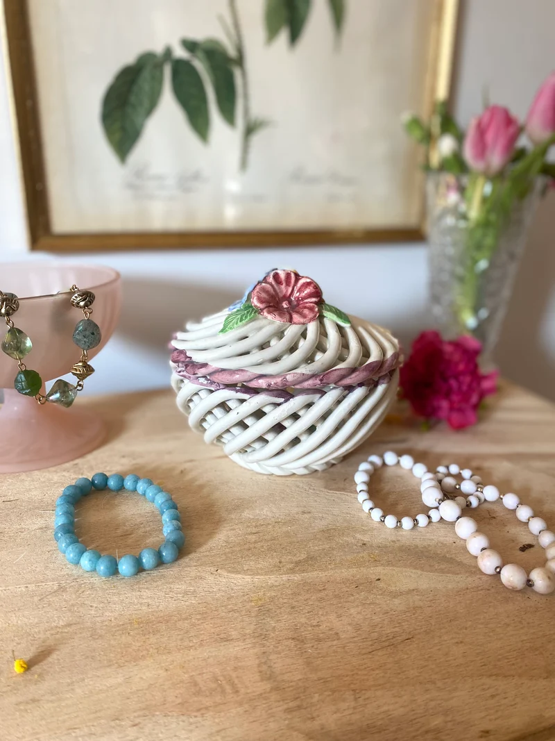 Boîte à bijoux en céramique tressée
