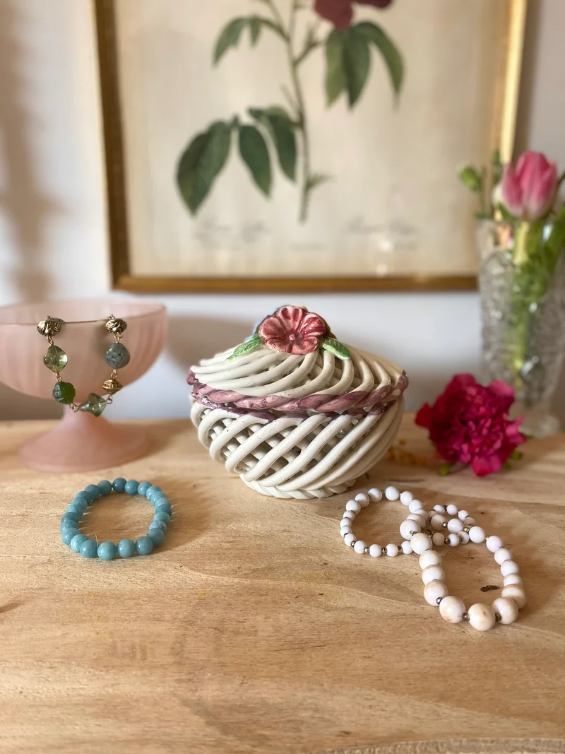 Boîte à bijoux en céramique tressée