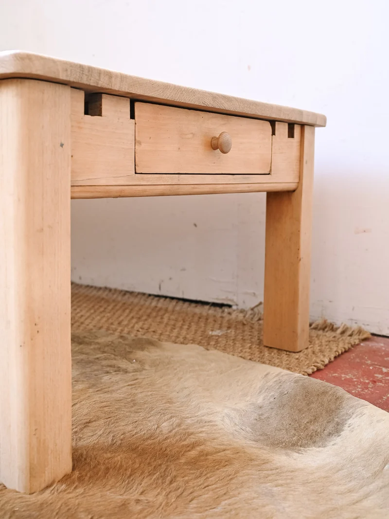 Léonie, la table basse campagne en bois clair N°1159