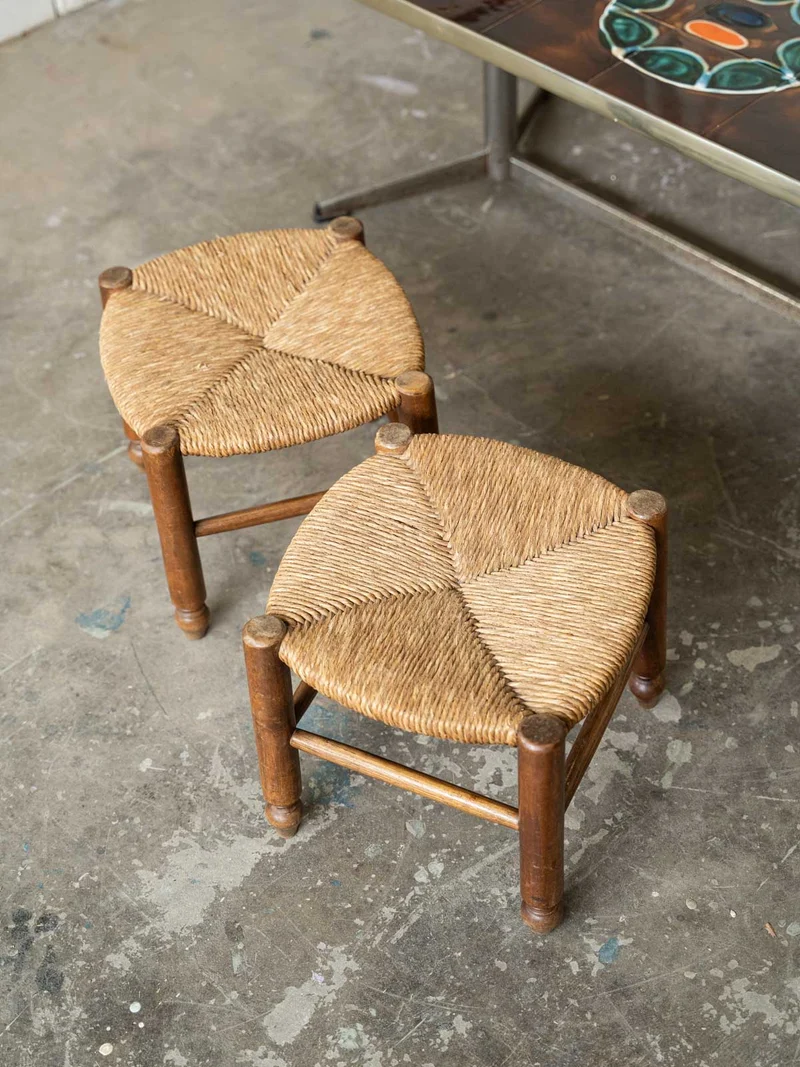 Regis, la paire de petits tabourets N°1572
