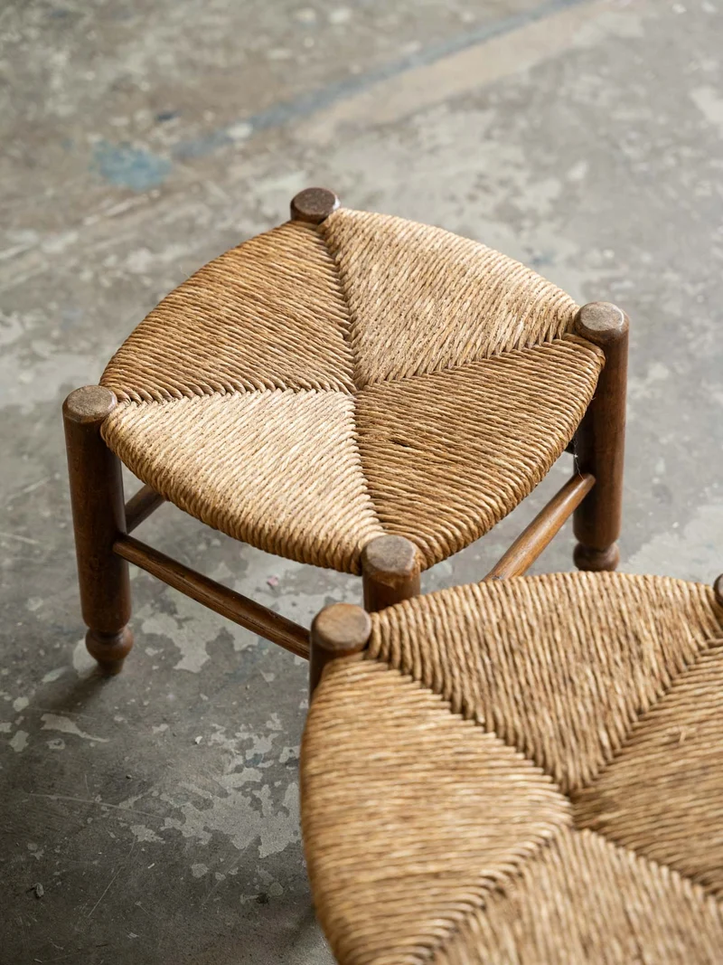 Regis, la paire de petits tabourets N°1572