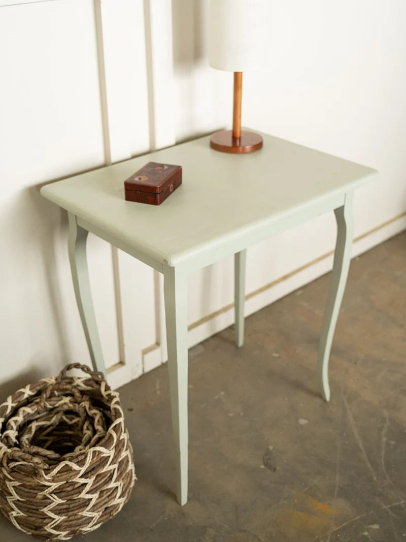 Francine, la petite table d'appoint N°1591