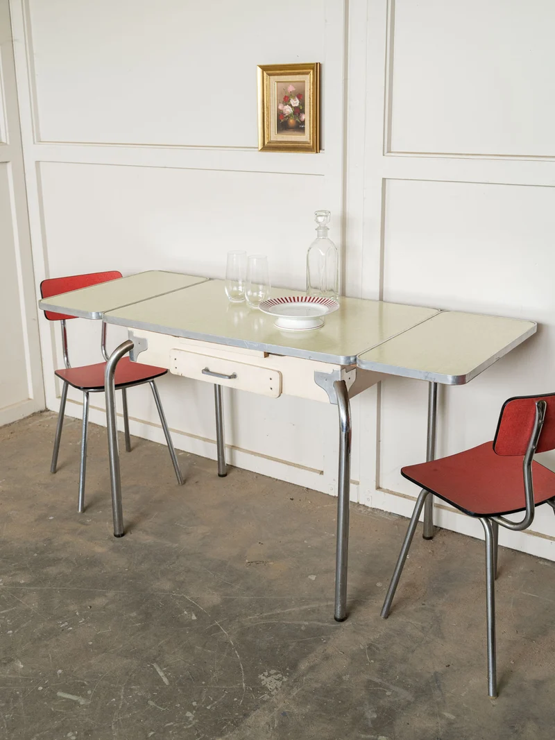 Karla, la table à manger en formica N°1280
