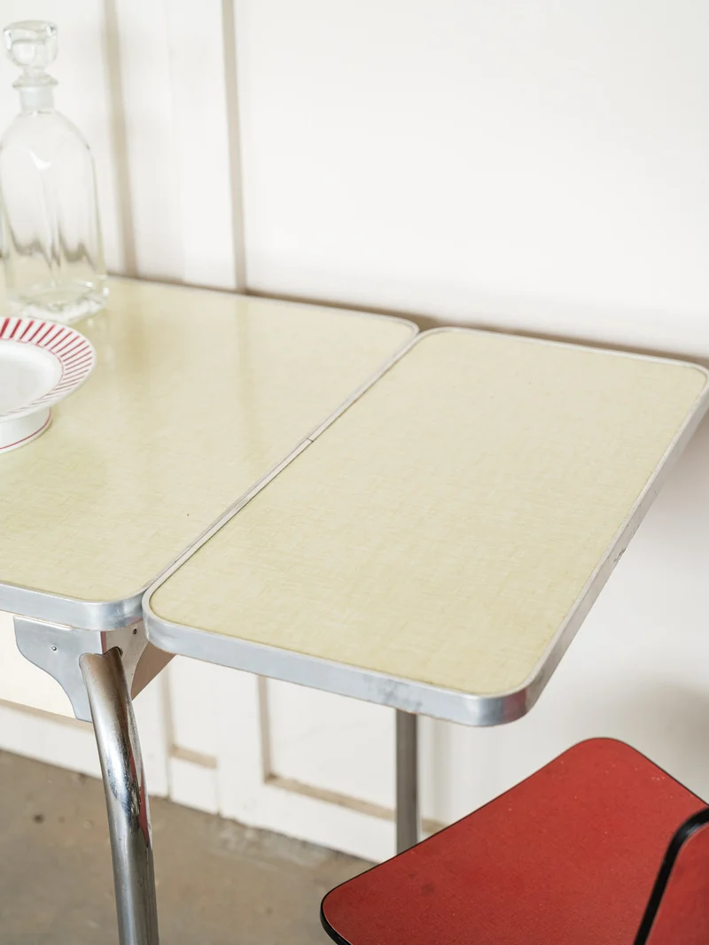 Karla, la table à manger en formica N°1280